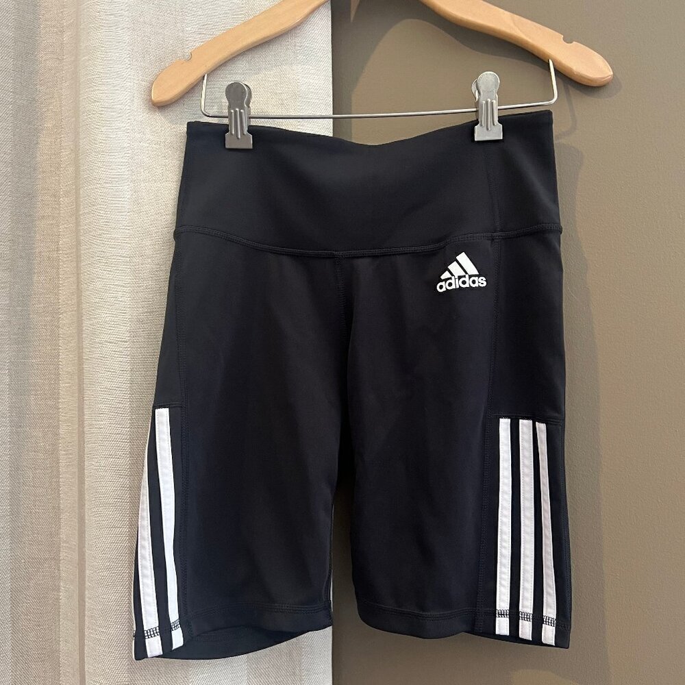 Adidas Black Aeroready three stripes biker short, Size Small